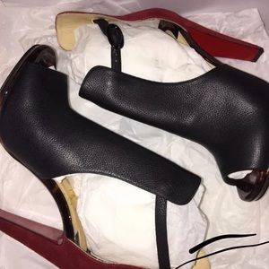 CHRISTIAN LOUBOUTIN Paris Red Bottoms 5 1/2 MORPHE